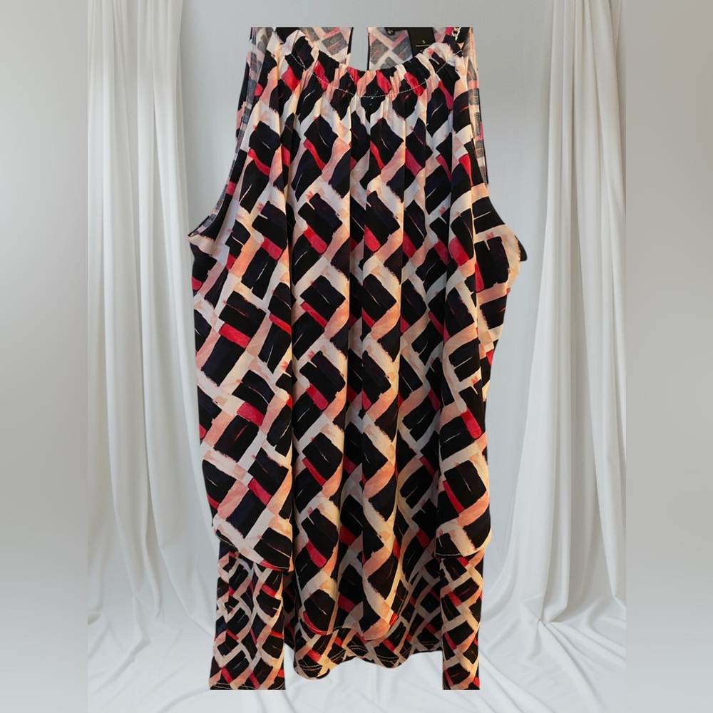 White House Black Market Pink and Black Geometric Print Tank with Silver Chain